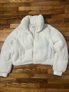 Hollister Cream Sherpa Zip-Up Jacket